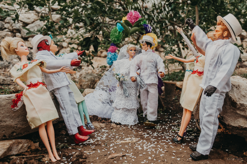 La boda regional yucateca explicada con Barbie y Action Man